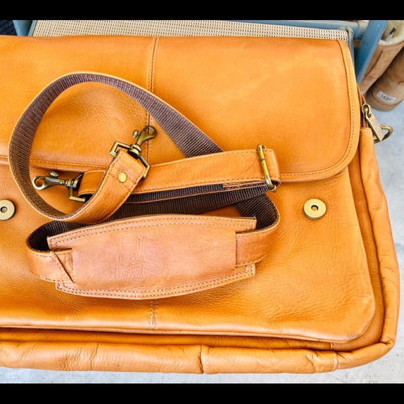 Leather laptop top handle messenger computer business purse bag retails $349 - Picture 11 of 14